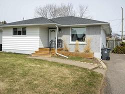 467 Heather Cres. Thunder Bay, ON P7E 5K9
