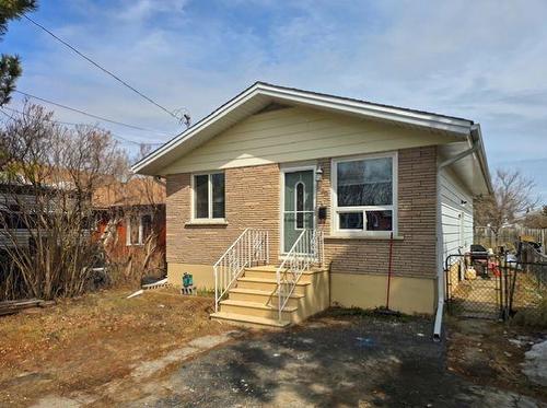 326 Dewe Ave  Thunder Bay, ON P7A 2G3