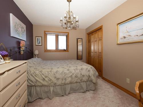 405 Riviera Drive, Thunder Bay, ON - Indoor Photo Showing Bedroom