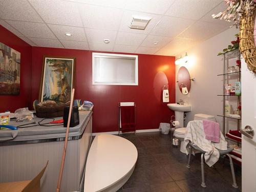405 Riviera Drive, Thunder Bay, ON - Indoor Photo Showing Bathroom