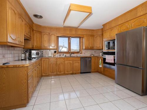 405 Riviera Drive, Thunder Bay, ON - Indoor Photo Showing Kitchen