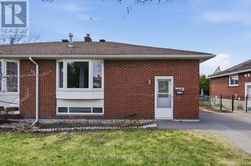 754 CUMMINGS AVENUE  Ottawa, ON K1K 2L1