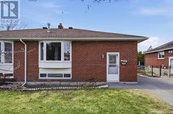 754 CUMMINGS AVENUE  Ottawa, ON K1K 2L1