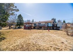 16 McCutcheons Road Conception Bay South, NL A1X 7P3