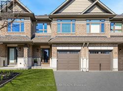 121 WOODHURST CRESCENT Ottawa, ON K2S 0T4