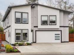 4154 Jagat Pl Saanich, BC V8X 5H3