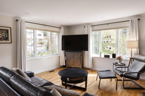 929 Easter Rd, Saanich, BC 