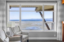 329/330C-181 Beachside Dr Parksville, BC V9P 2H5