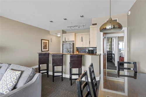 329/330C-181 Beachside Dr, Parksville, BC - Indoor Photo Showing Kitchen