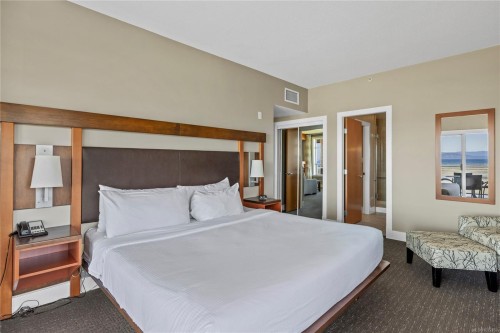 329/330C-181 Beachside Dr, Parksville, BC - Indoor Photo Showing Bedroom