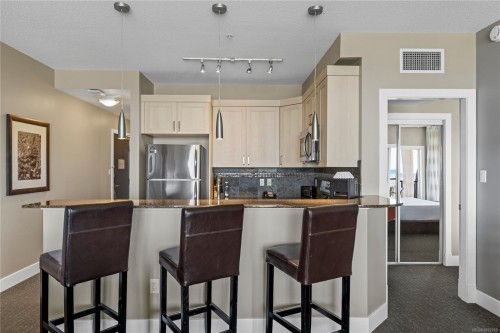 329/330C-181 Beachside Dr, Parksville, BC - Indoor Photo Showing Kitchen
