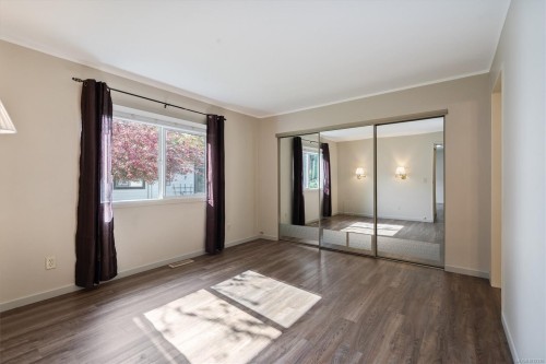 2111 Summergate Blvd, Sidney, BC 