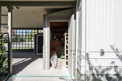 2111 Summergate Blvd, Sidney, BC 