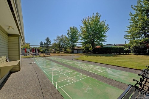 2111 Summergate Blvd, Sidney, BC 