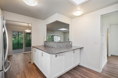 2111 Summergate Blvd, Sidney, BC 