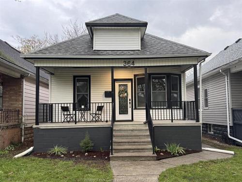 364 CLINTON Street  Windsor, ON N8X 1A6