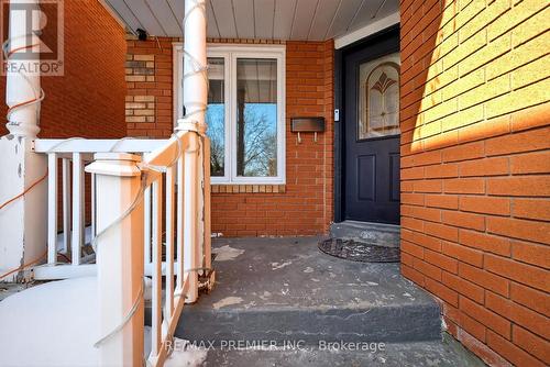 12 BAYVIEW STREET  Brampton, ON L6X 4P1