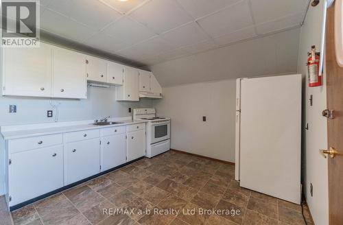 Unit A - 10 Mckenzie Street, Tillsonburg, ON - Indoor Photo Showing Kitchen