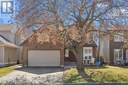 1715 TEAKDALE AVENUE Ottawa, ON K1C 6M8