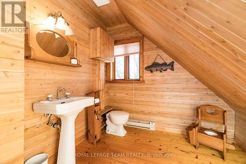 781 Big Rideau North Shore Road, Tay Valley, ON - Indoor Photo Showing Bathroom