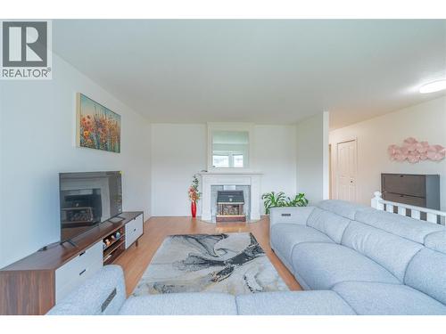 151 Molnar Road, Kelowna, BC - Indoor Photo Showing Living Room With Fireplace