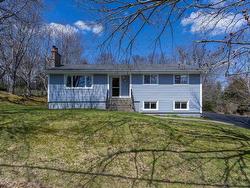33 Rosewood Avenue  Timberlea, NS B3T 1C6