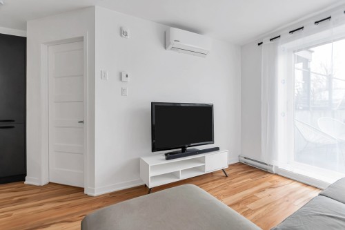 Salon - 103-270 Rue De L'Harmonie, Delson, QC - Indoor Photo Showing Other Room