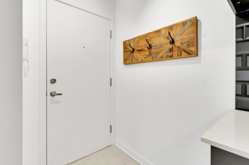 Hall d'entrée/Vestibule - 103-270 Rue De L'Harmonie, Delson, QC - Indoor Photo Showing Other Room