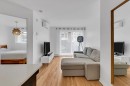 Salon - 103-270 Rue De L'Harmonie, Delson, QC  - Indoor 