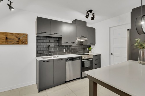 Cuisine - 103-270 Rue De L'Harmonie, Delson, QC - Indoor Photo Showing Kitchen