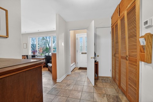 Hall d'entrée/Vestibule - 130 Av. D'Arrowhead Crescent, Pointe-Claire, QC - Indoor Photo Showing Other Room