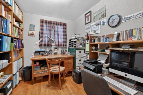 Chambre à coucher - 130 Av. D'Arrowhead Crescent, Pointe-Claire, QC - Indoor Photo Showing Office