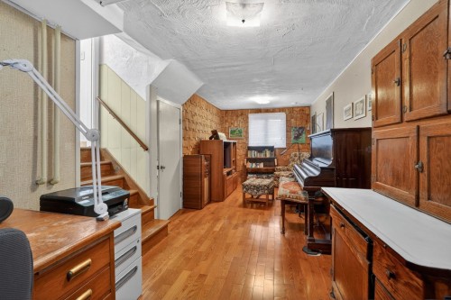 Salle familiale - 130 Av. D'Arrowhead Crescent, Pointe-Claire, QC - Indoor