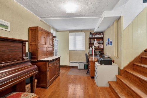 Salle familiale - 130 Av. D'Arrowhead Crescent, Pointe-Claire, QC - Indoor Photo Showing Other Room