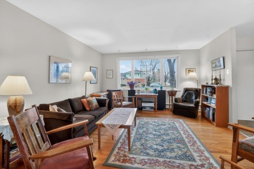 Salon - 130 Av. D'Arrowhead Crescent, Pointe-Claire, QC - Indoor Photo Showing Living Room