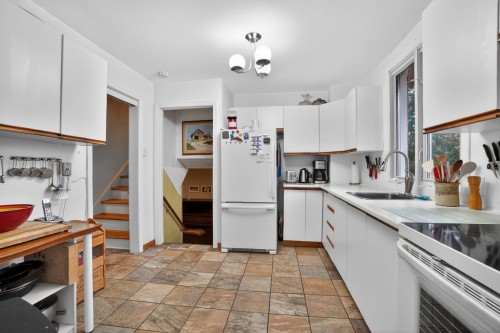 Cuisine - 130 Av. D'Arrowhead Crescent, Pointe-Claire, QC - Indoor Photo Showing Kitchen