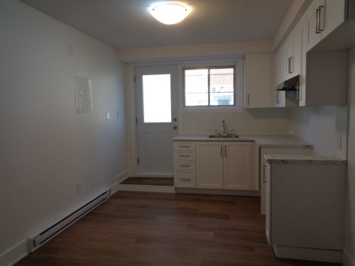 Kitchen - 8876A Boul. Provencher, Montréal (Saint-Léonard), QC - Indoor Photo Showing Other Room