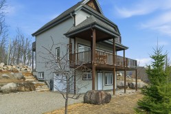 2713 Rue du Hameau  Sainte-Adèle, QC J8B 2G1