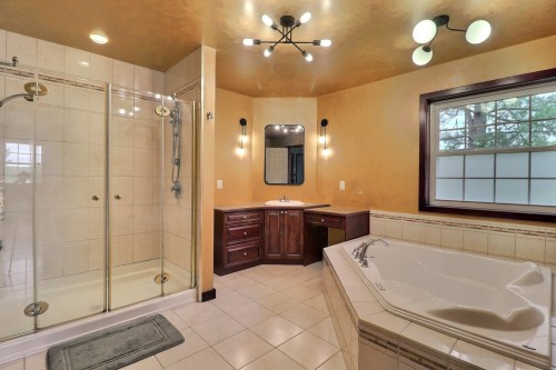 Salle de bains - 23 Ch. Lockhart, Val-Des-Monts, QC - Indoor Photo Showing Bathroom