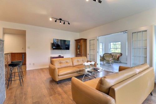 Salle familiale - 23 Ch. Lockhart, Val-Des-Monts, QC - Indoor Photo Showing Living Room