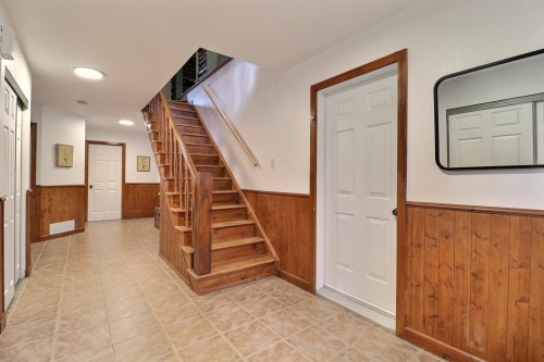 Hall d'entrée/Vestibule - 23 Ch. Lockhart, Val-Des-Monts, QC - Indoor Photo Showing Other Room