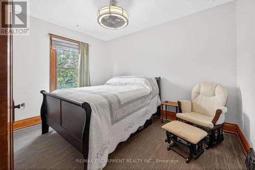 188 Park Row S, Hamilton, ON - Indoor Photo Showing Bedroom