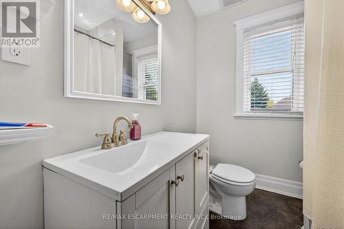 188 Park Row S, Hamilton, ON - Indoor Photo Showing Bathroom