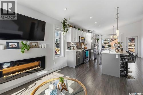 403 Delainey Road, Saskatoon, SK - Indoor Photo Showing Kitchen With Upgraded Kitchen