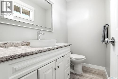 1115 12Th Avenue E, Regina, SK - Indoor Photo Showing Bathroom