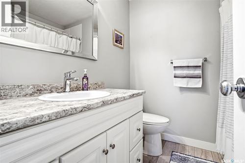 1115 12Th Avenue E, Regina, SK - Indoor Photo Showing Bathroom