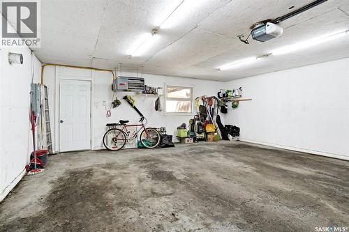 1115 12Th Avenue E, Regina, SK - Indoor Photo Showing Garage