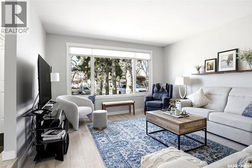 1115 12Th Avenue E, Regina, SK - Indoor Photo Showing Living Room