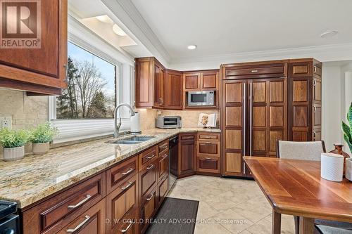 41 Cleaveholm Drive, Halton Hills, ON - Indoor Photo Showing Kitchen With Double Sink