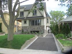 33 CLOVERHILL ROAD Toronto, ON M8Y 1T1